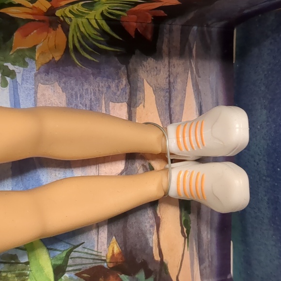 Lammily 2014 Traveler Doll with Blue Outfit - Picture 10 of 16